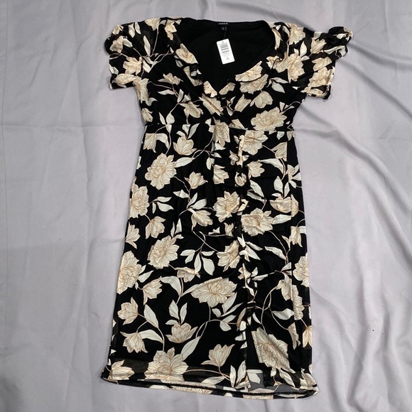 At The Knee Mesh Surplice Ruffle Slit Dress - Picture 3 of 7